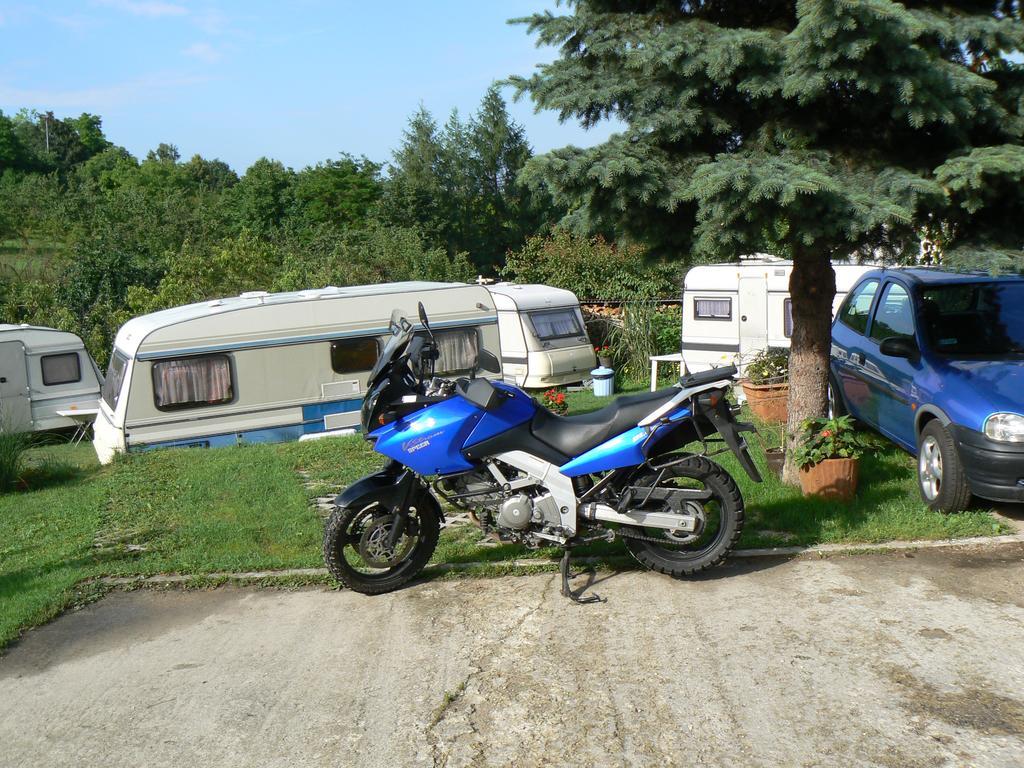 Auto-Chatka Sandomir Extérieur photo